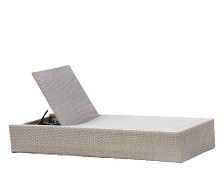 Rattan Beach Lounge Chair Sun Lounger Bed PE Rattan Garden Outdoor Swimming