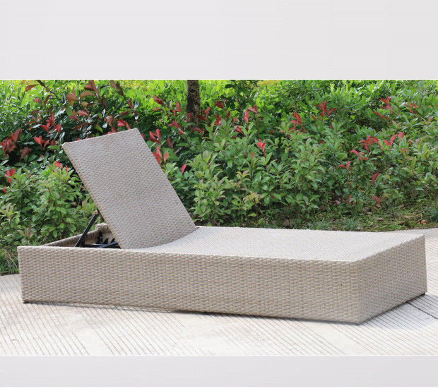 Rattan Beach Lounge Chair Sun Lounger Bed PE Rattan Garden Outdoor Swimming
